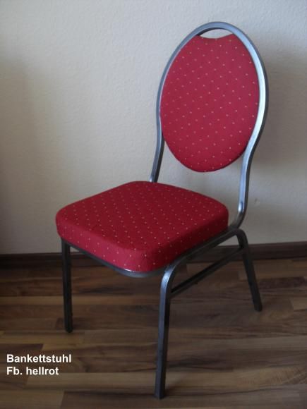Beispiele für Tische und Stühle zum Leihen in Gnarrenburg
